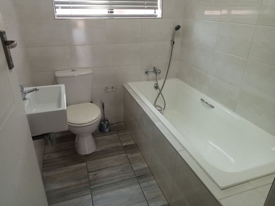 To Let 2 Bedroom Property for Rent in George East Western Cape